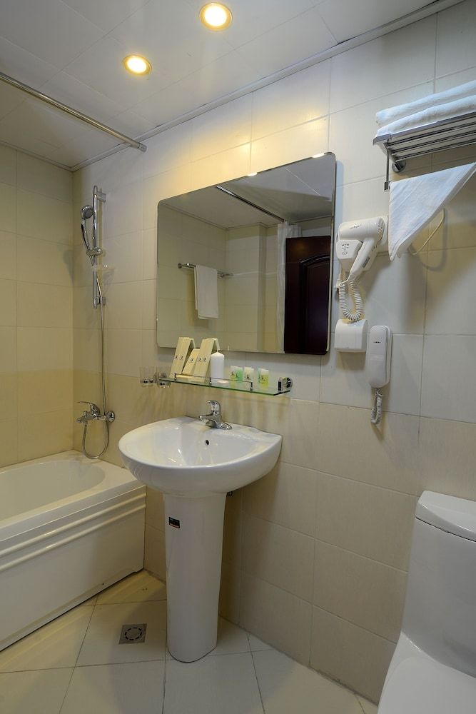 Platinum Hotel Premium Twin Room 3