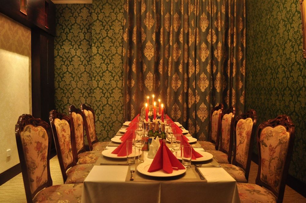 undefined Platinum Hotel 5