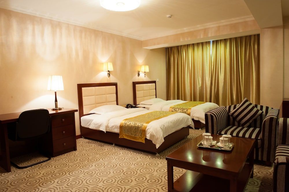 Platinum Hotel Premium Twin Room