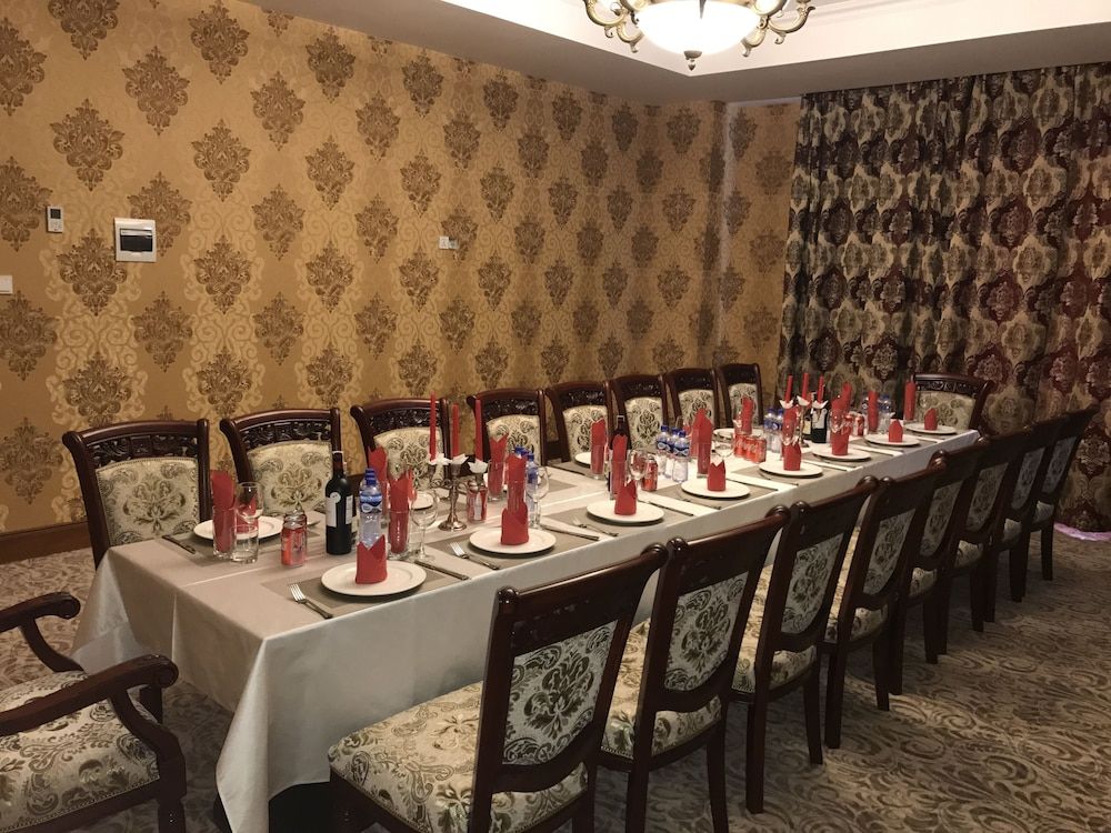 undefined Platinum Hotel 4
