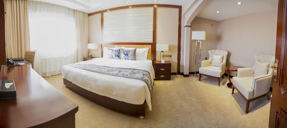 undefined Zuchi Hotel 4