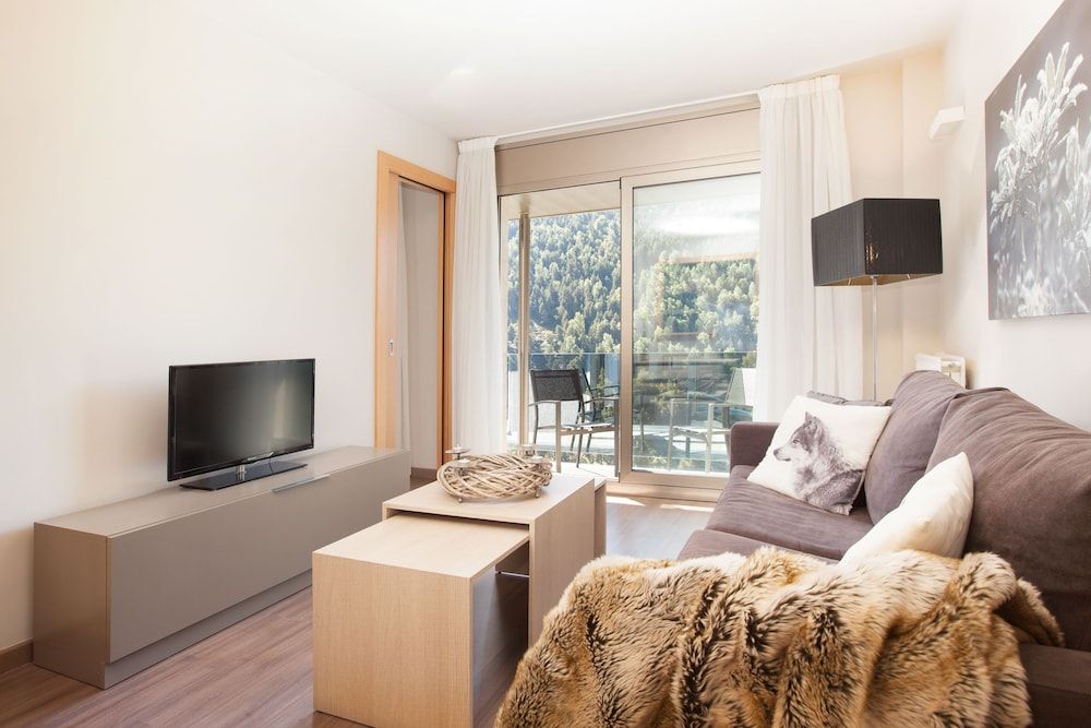 Tarter Mountain Suites One-Bedroom Apartment with Balcony And Mountain Views (5 minutes driving to the ski area) 10