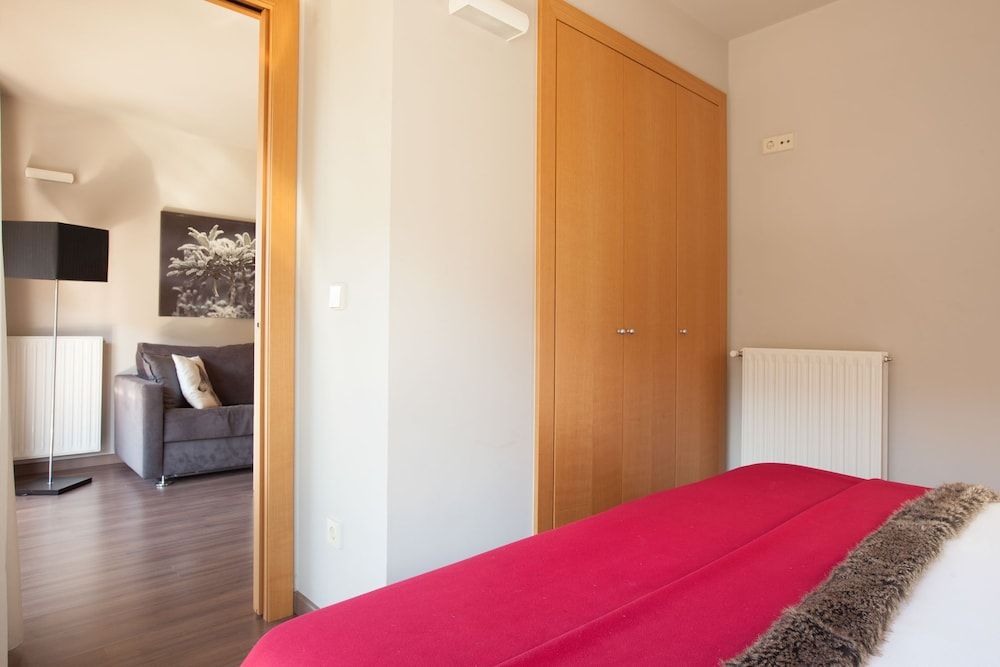 Tarter Mountain Suites One-Bedroom Apartment with Balcony And Mountain Views (5 minutes driving to the ski area) 3