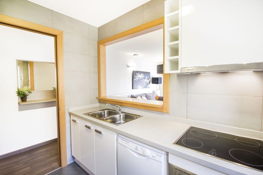 Tarter Mountain Suites Two-Bedroom Apartment with Balcony And Mountain Views (5 minutes driving to the ski area) 7