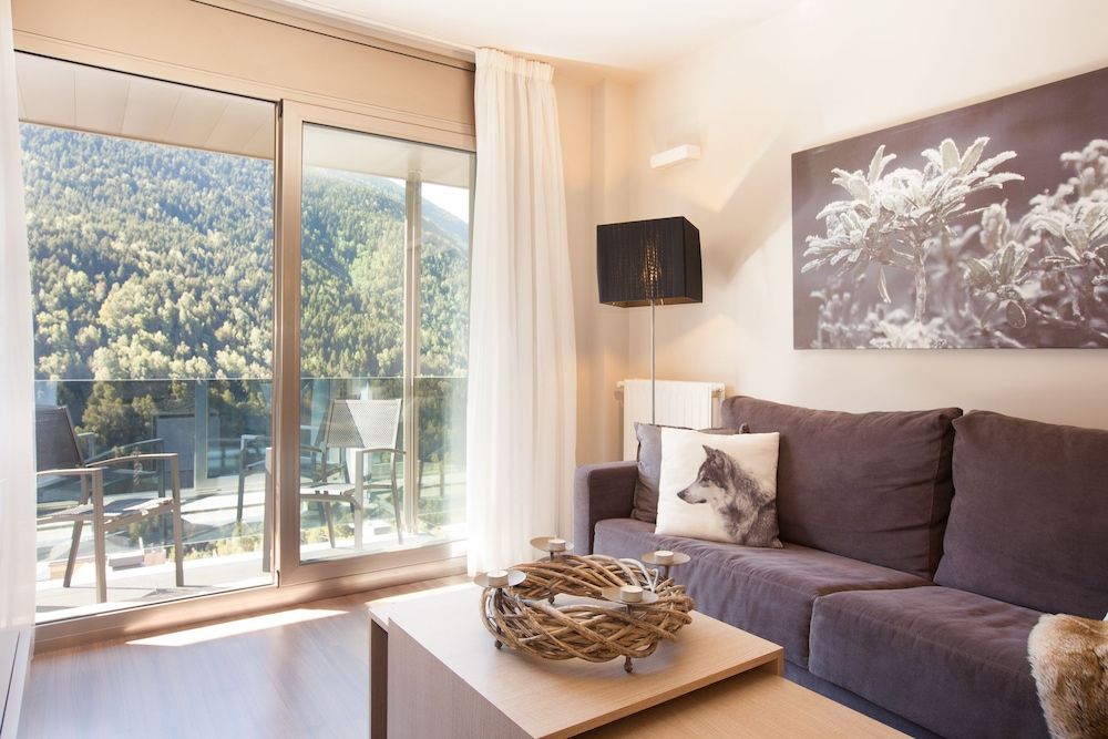 Tarter Mountain Suites One-Bedroom Apartment with Balcony And Mountain Views (5 minutes driving to the ski area) 6