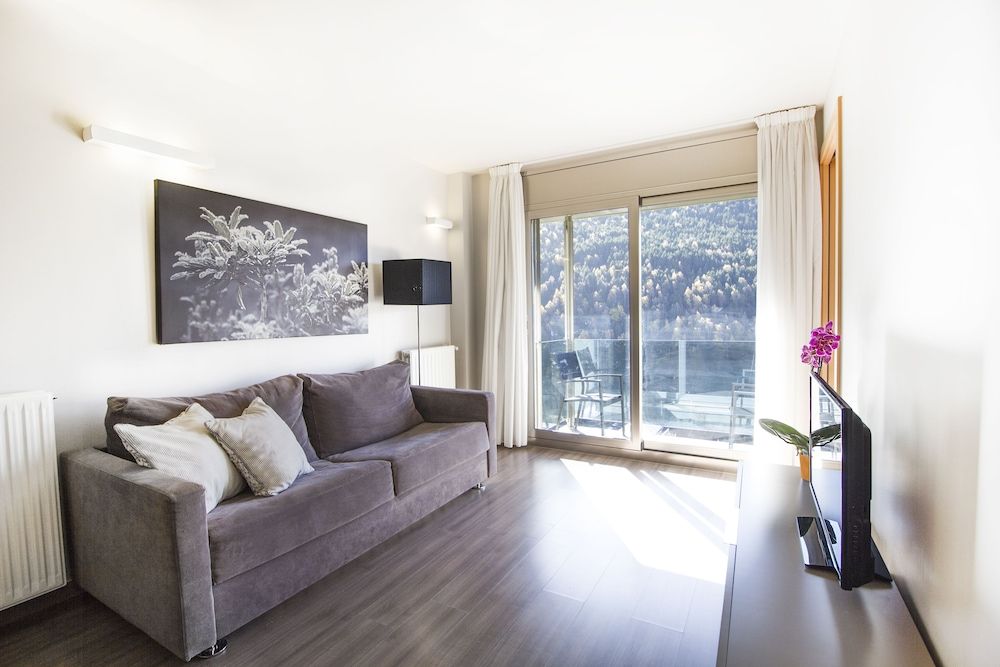 Tarter Mountain Suites Two-Bedroom Apartment with Balcony And Mountain Views (5 minutes driving to the ski area) 5