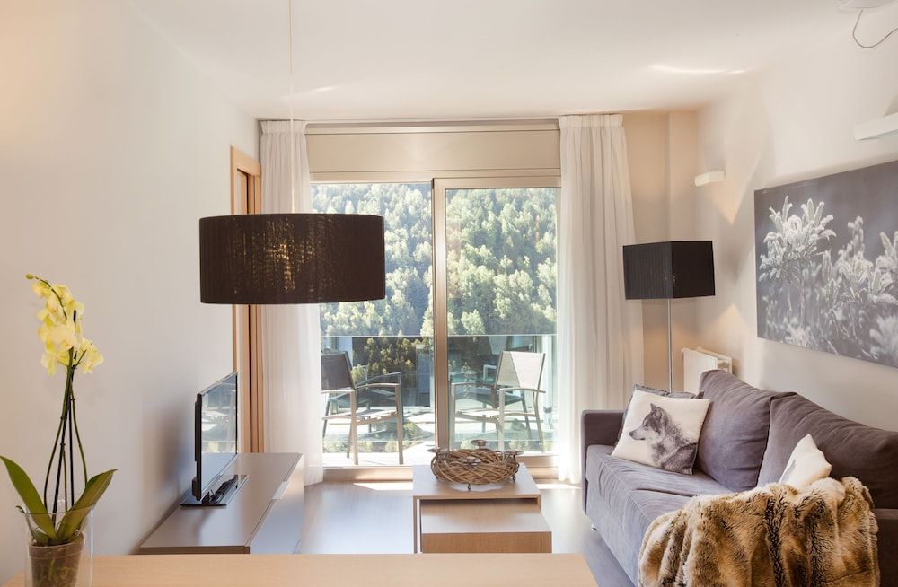 Tarter Mountain Suites One-Bedroom Apartment with Balcony And Mountain Views (5 minutes driving to the ski area) 13