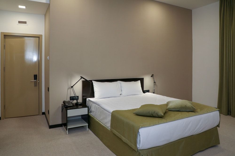 Standard Double Room, Garden View