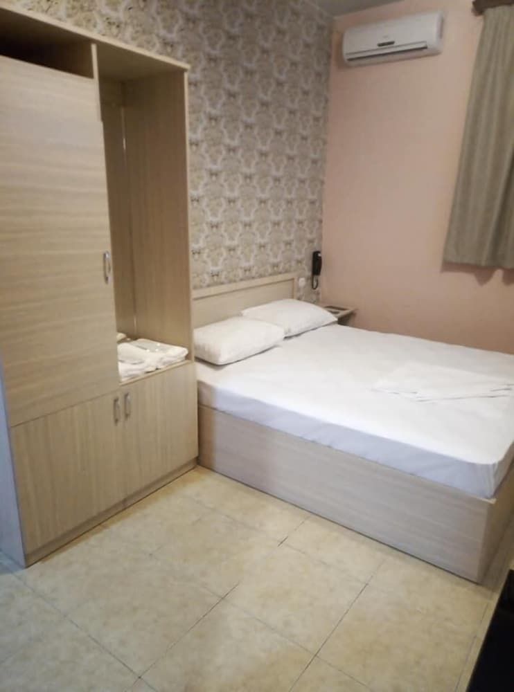 Double Room, Jetted Tub
