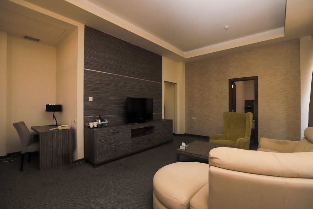 President Hotel by Hrazdan Hotel CJSC Suite 5