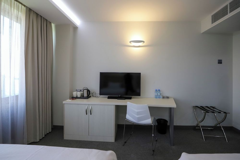 President Hotel by Hrazdan Hotel CJSC Standard Twin Room 5