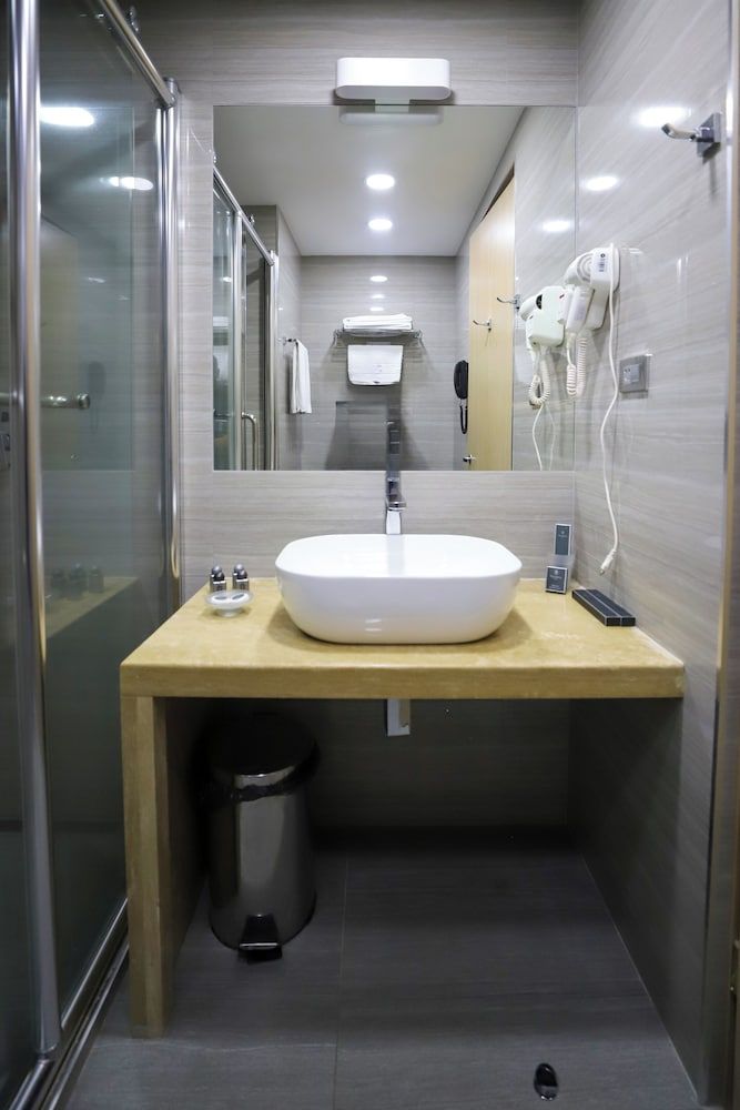 President Hotel by Hrazdan Hotel CJSC Standard Twin Room 3