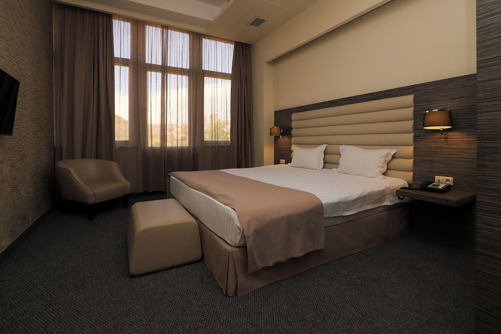 President Hotel by Hrazdan Hotel CJSC Suite