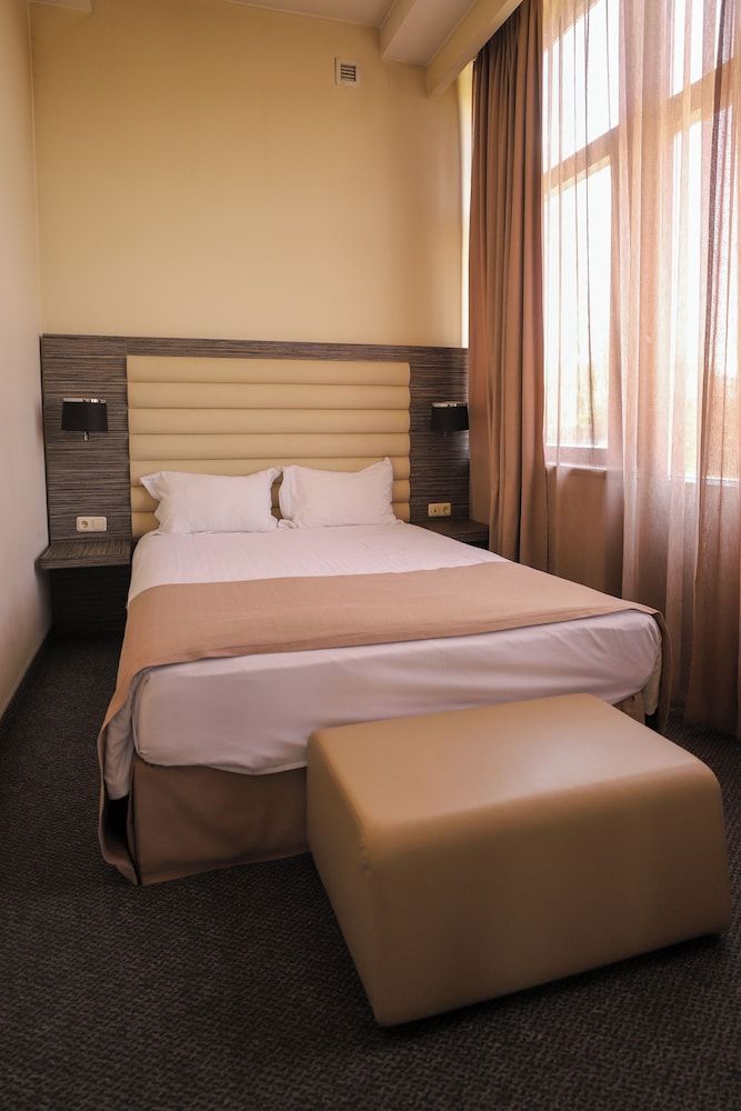 President Hotel by Hrazdan Hotel CJSC Suite 2