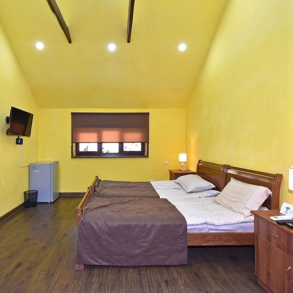 Twin Room (with extra bunk bed)