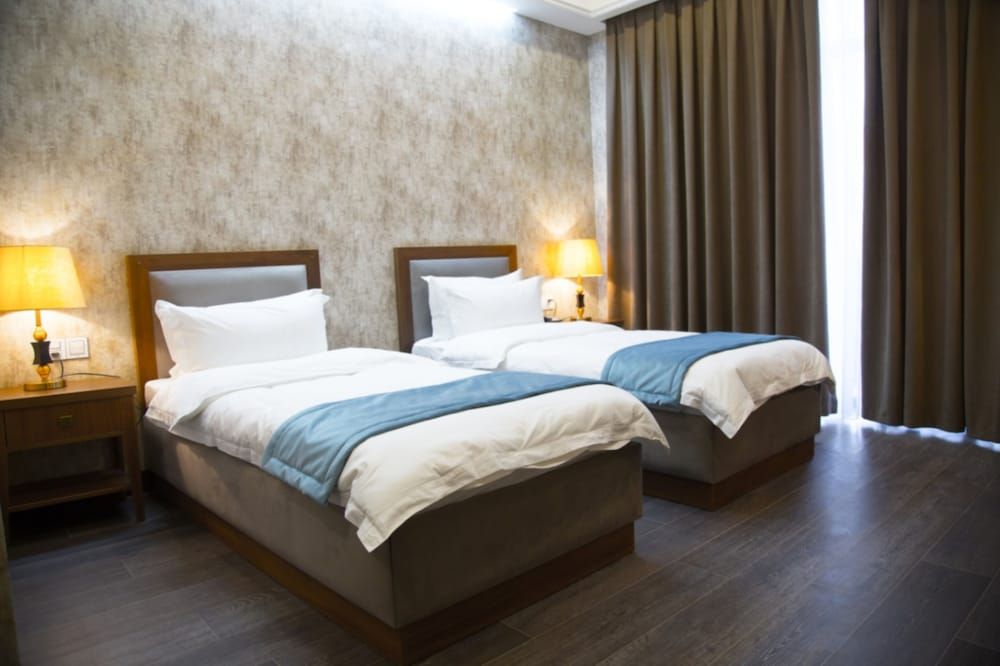 Macara Sheki City Hotel