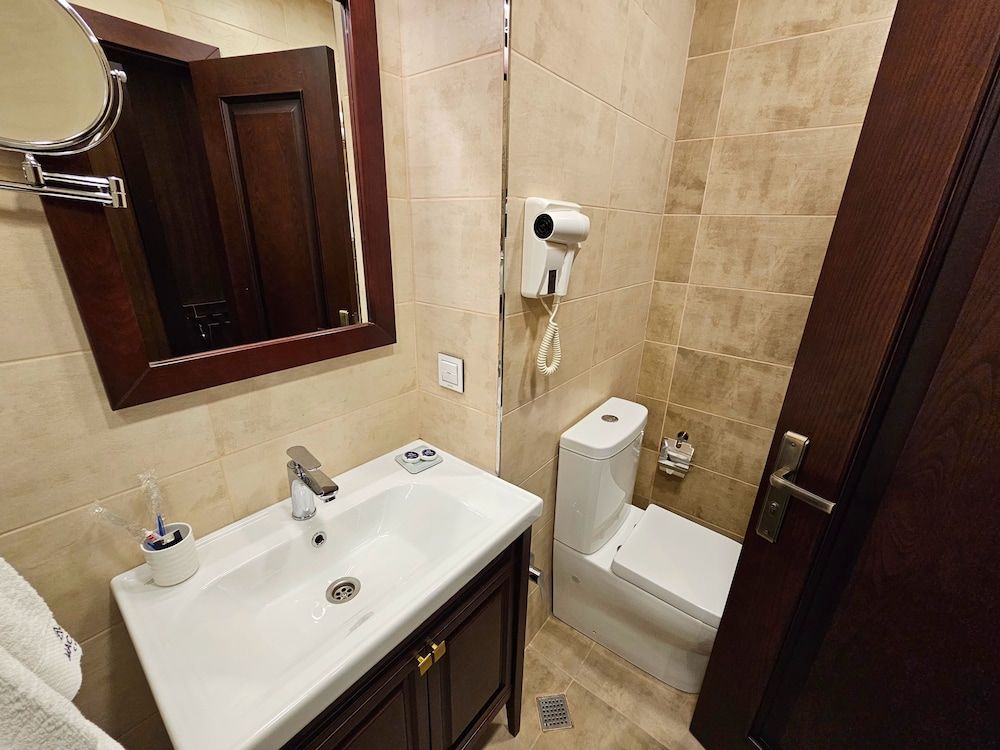 Macara Sheki City Hotel Standard Double Room 9