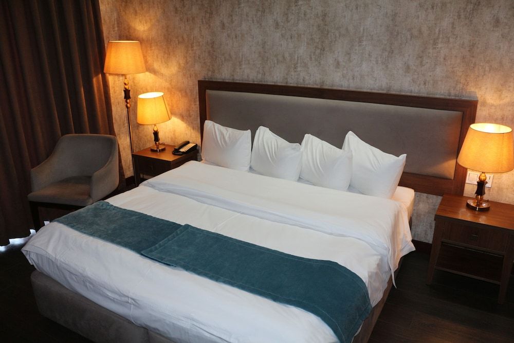 Macara Sheki City Hotel Standard Double Room