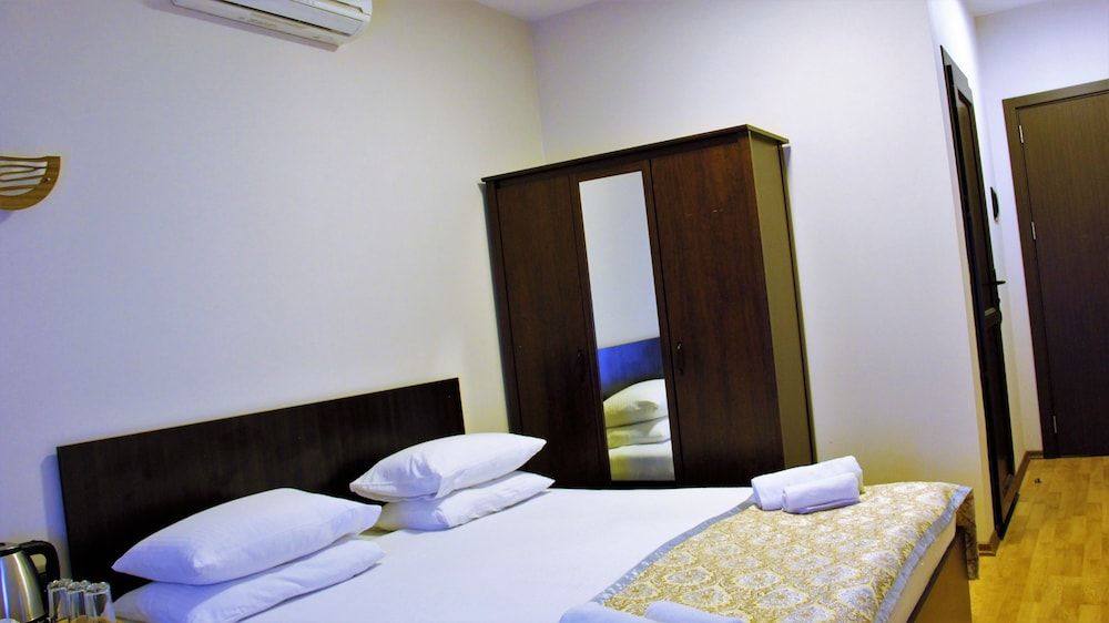 Standard Double Room, 1 King Bed, Private Bathroom, City View