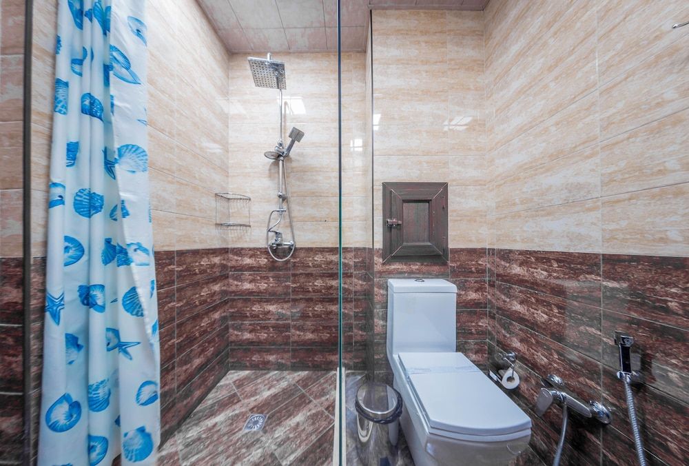 All Stars Hotel Standard Triple Room, 3 Twin Beds, City View 7