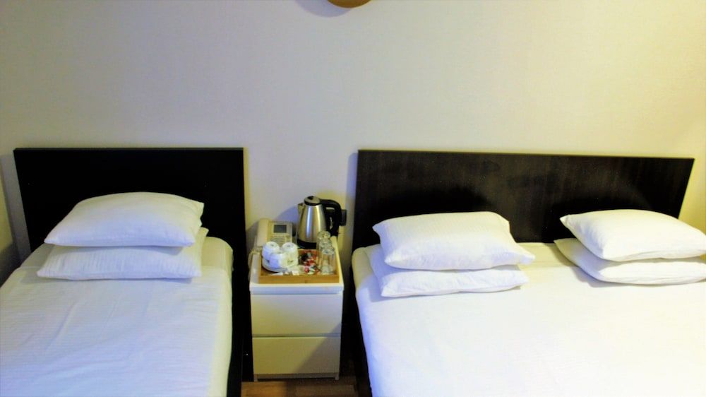 All Stars Hotel Family Triple Room, Multiple Beds, Private Bathroom, City View 3