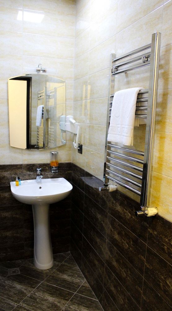 All Stars Hotel Standard Triple Room, 3 Twin Beds, City View 6