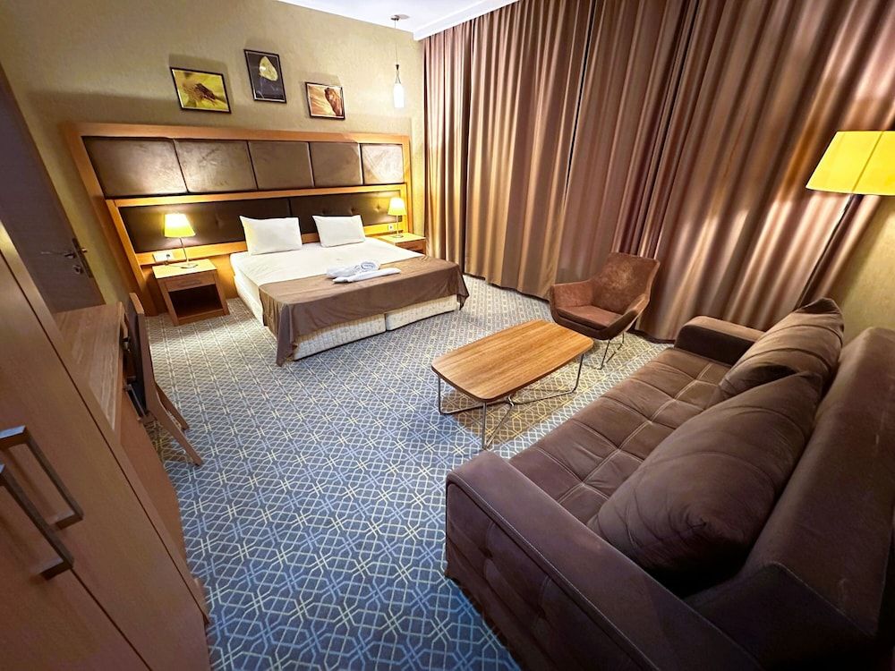 undefined GM City Hotel 4