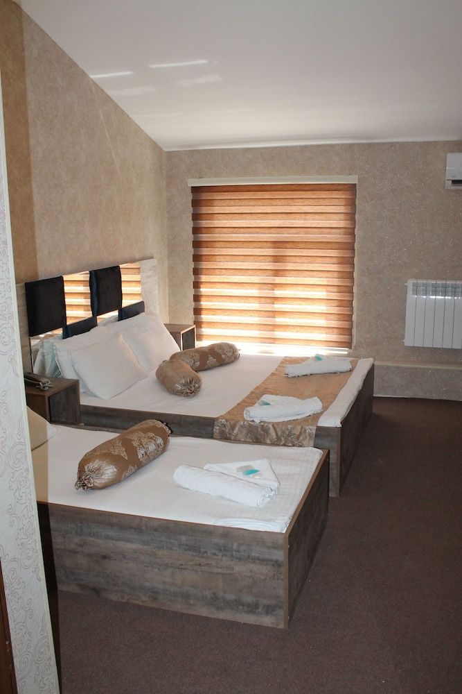 East House Hotel Family Triple Room, City View 4
