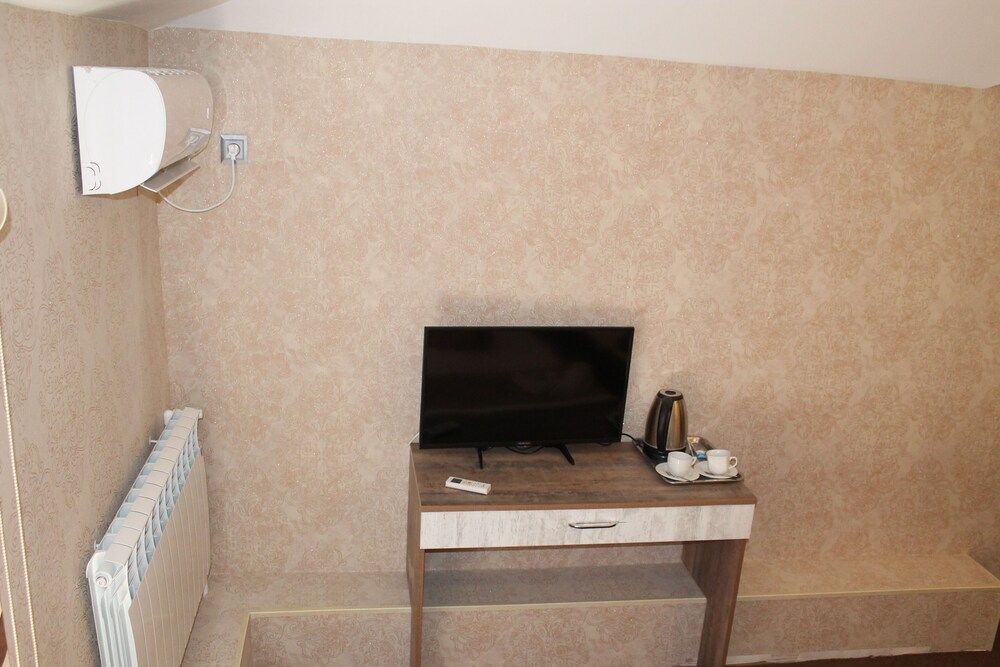 East House Hotel Family Triple Room, City View 2