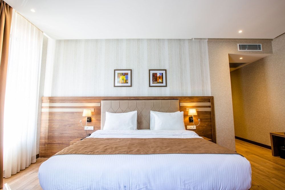 City Park Hotel Baku Standard Double or Twin Room 4