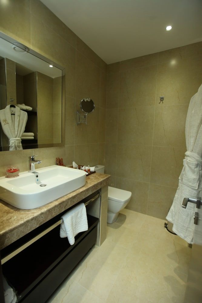 Harmony Hotel Baku Deluxe Double Room, 1 King Bed, Sea View, Sea Facing 5