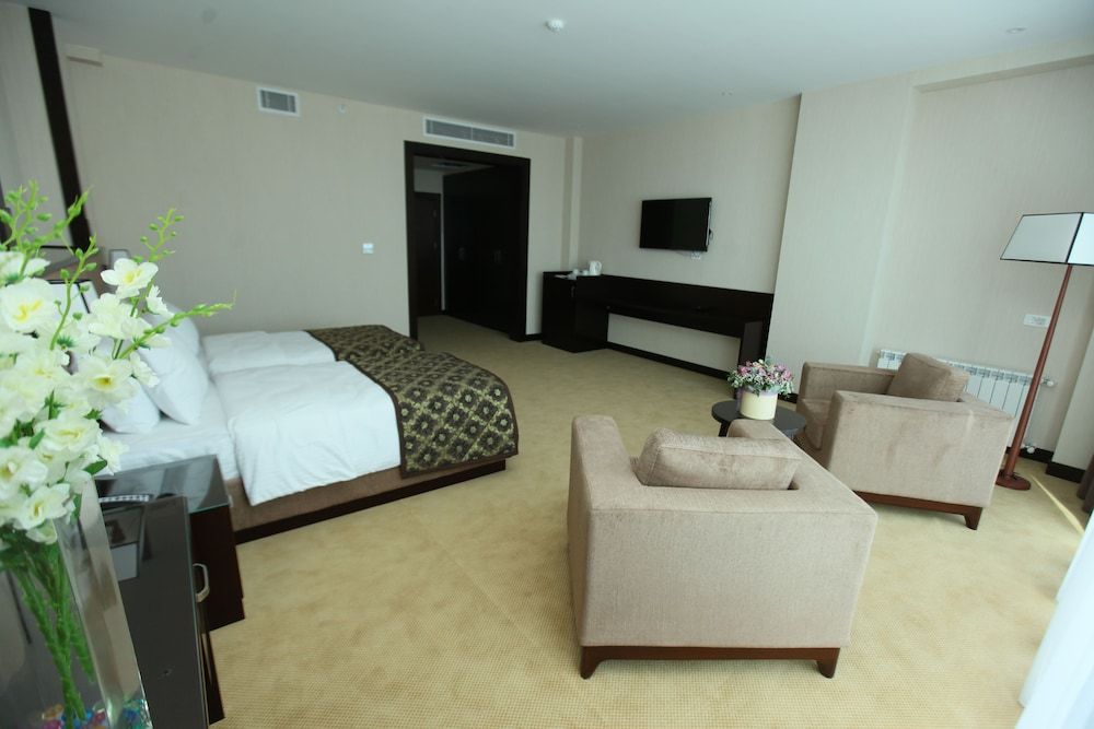 undefined Harmony Hotel Baku 4