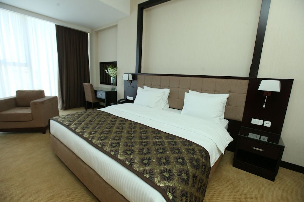Harmony Hotel Baku Deluxe Double Room, 1 King Bed, Sea View, Sea Facing 2