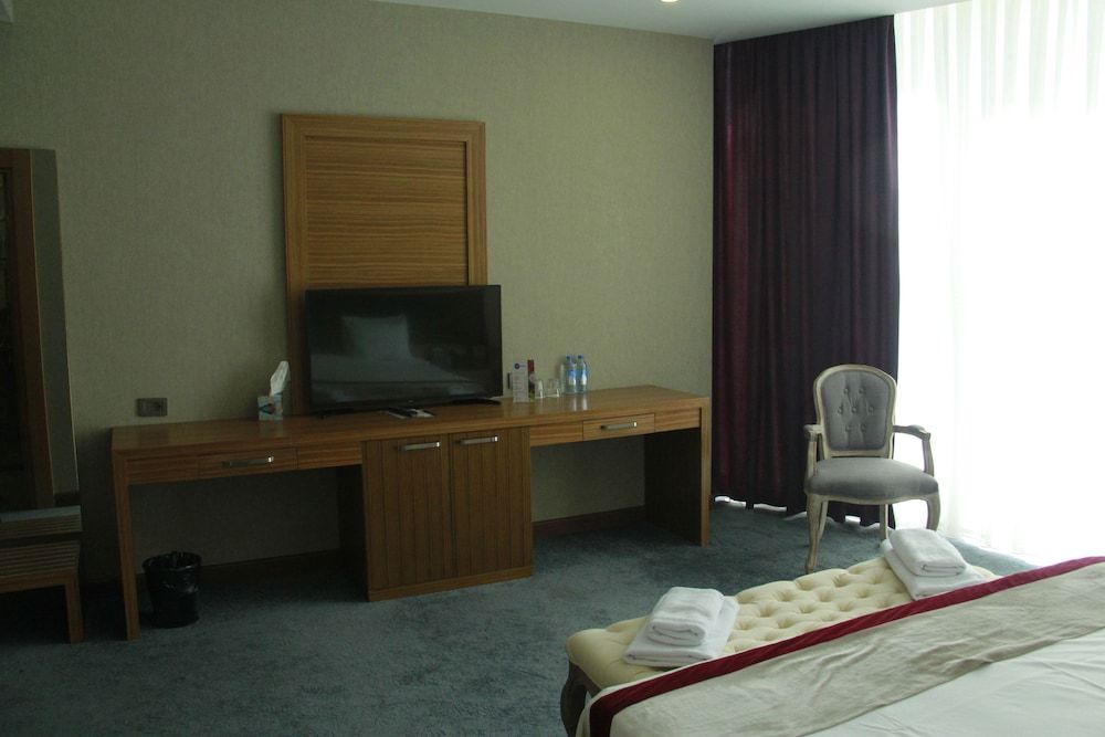 Standard Double Room, City View