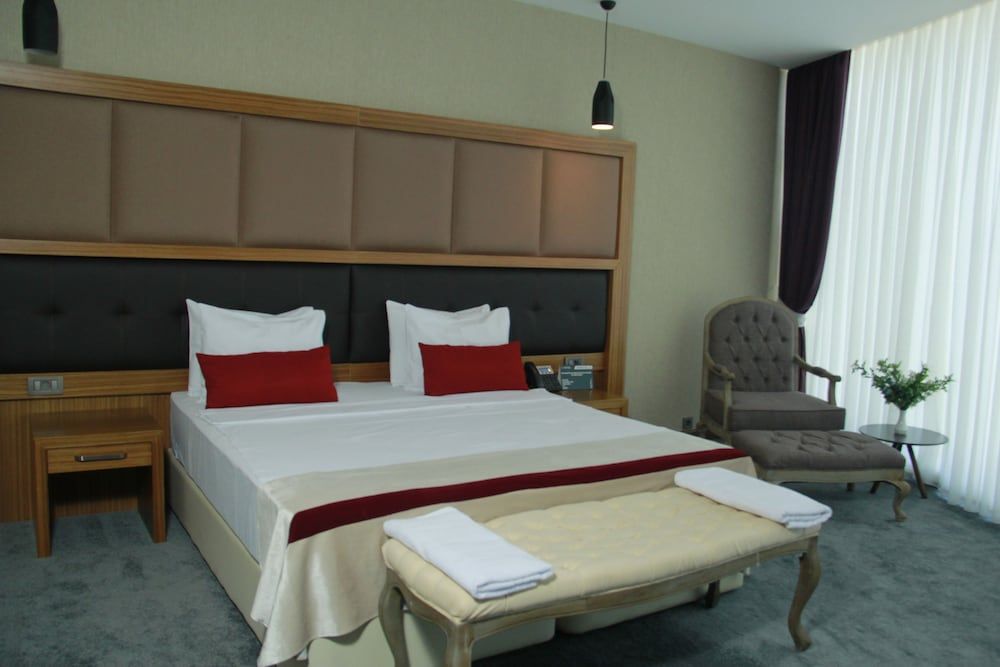 Family Suite, City View