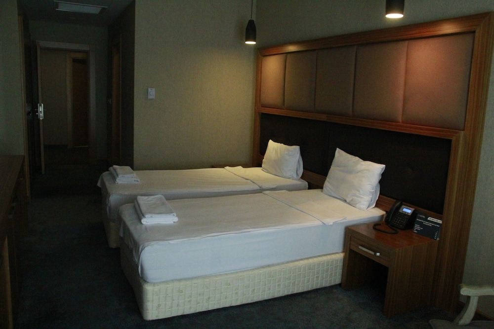 Standard Twin Room, City View