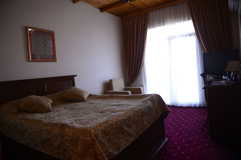 undefined East Legend Panorama Hotel 5