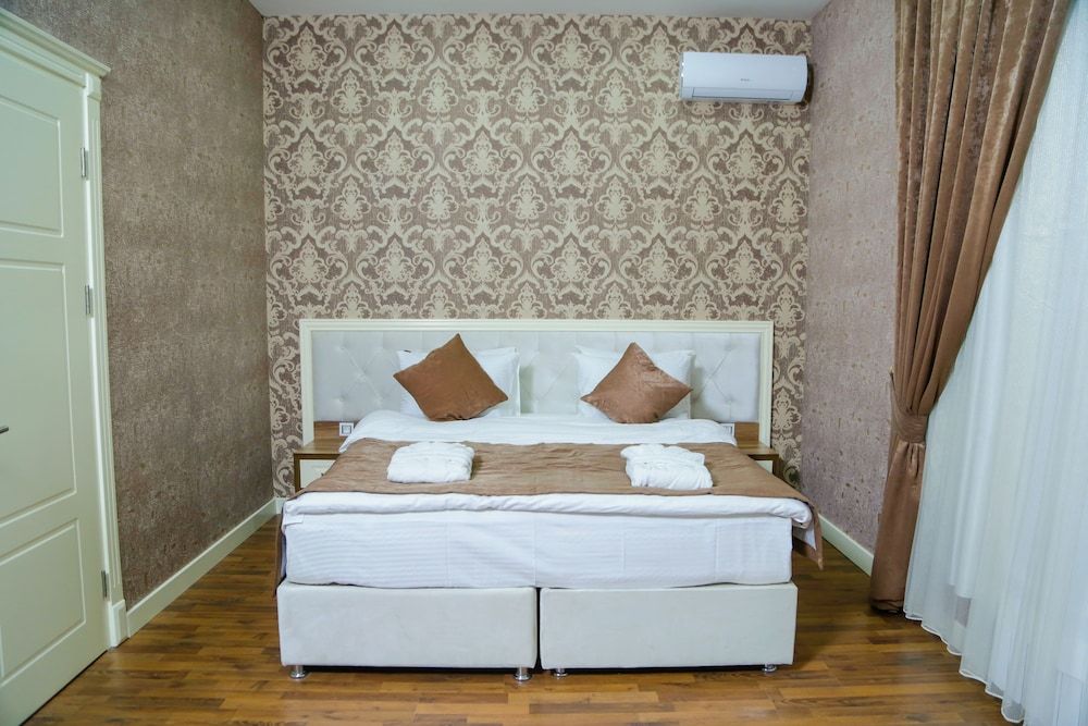 Villa Inn Hotel Basic Double Room, 1 King Bed