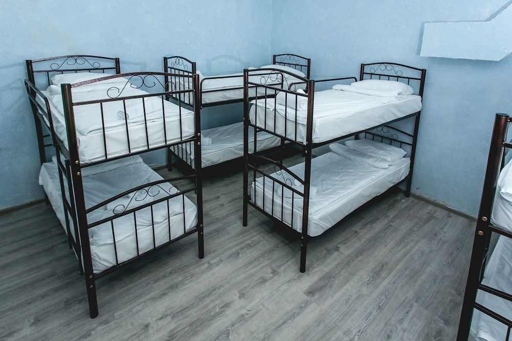 Sherlock Holmes Hostel Baku Shared Dormitory, Men only (10 guests) 4