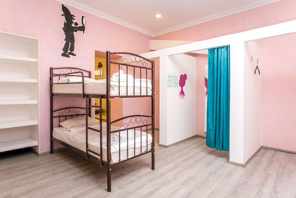 Sherlock Holmes Hostel Baku Shared Dormitory, Women only (10 guests) 6