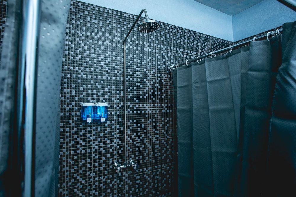 Sherlock Holmes Hostel Baku Shared Dormitory, Men only (10 guests) 9