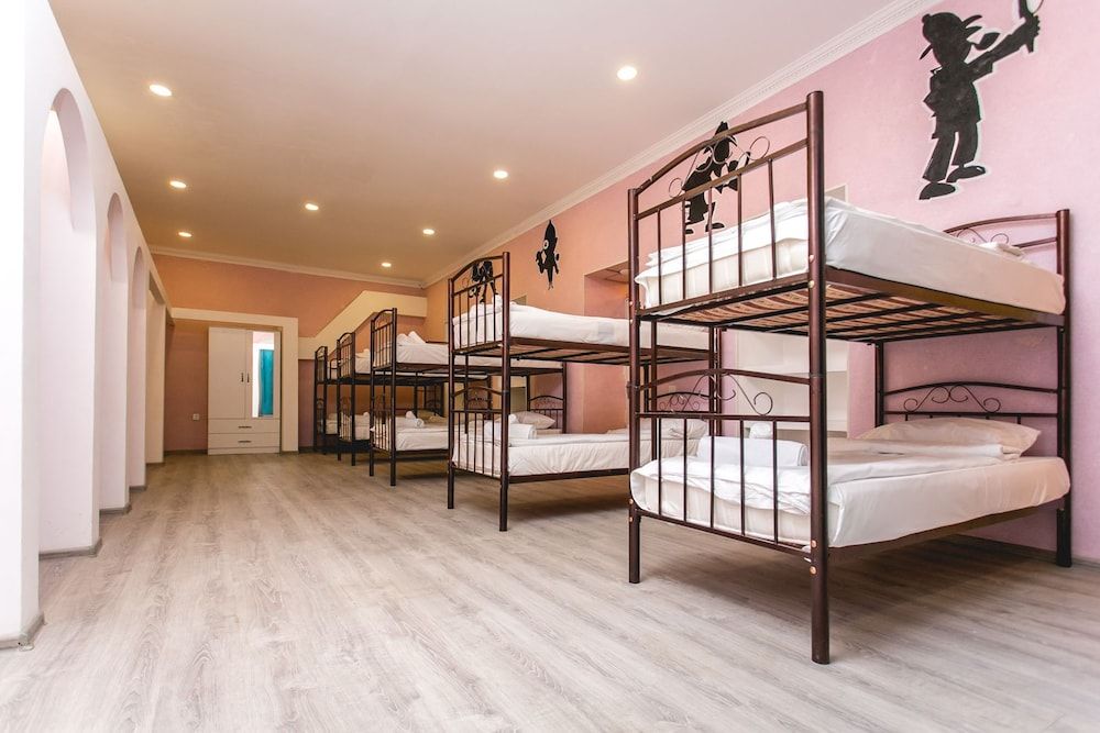 Sherlock Holmes Hostel Baku Shared Dormitory, Women only (10 guests) 7