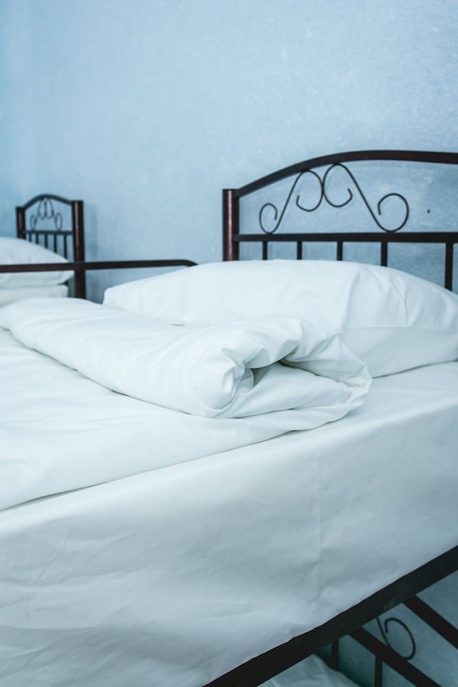 Sherlock Holmes Hostel Baku Shared Dormitory, Men only (10 guests) 7