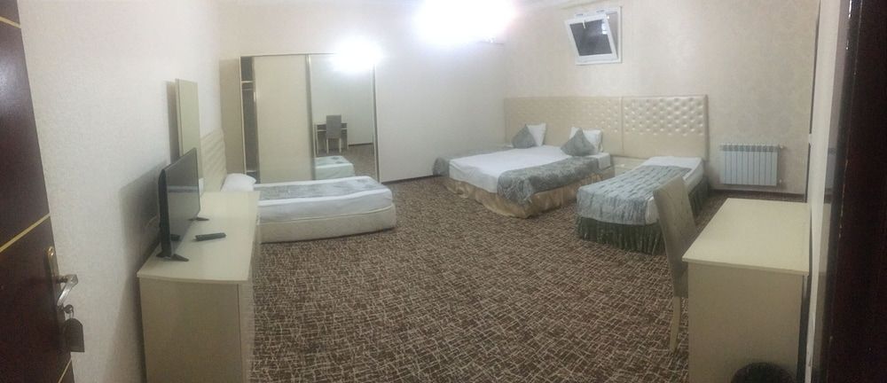 Ambiance Hotel Family Room, Non Smoking, City View 2