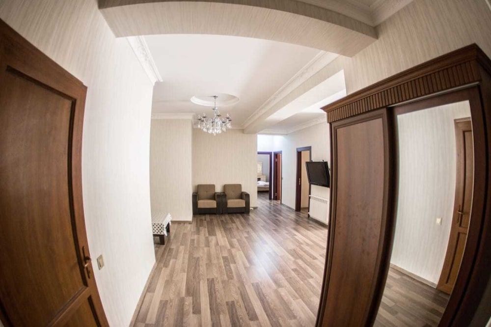 undefined Bakuvi Tourist Apartment B098 4