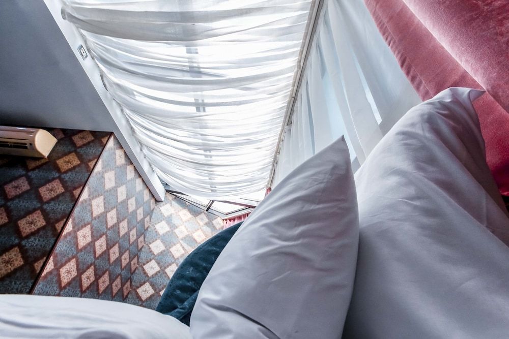 Nine Hotel Standard Room 24