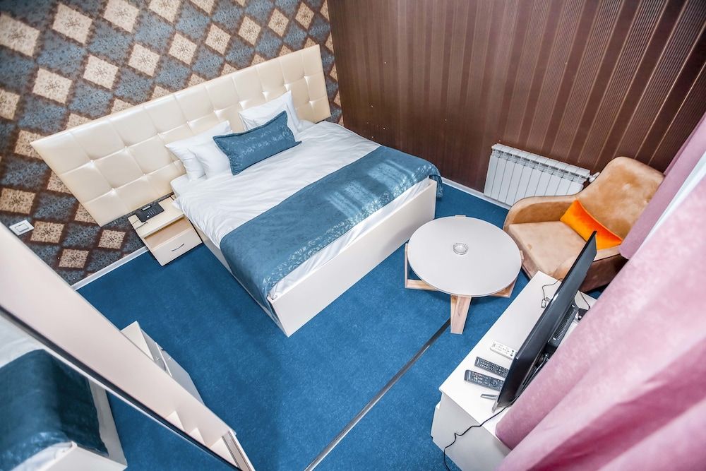 Nine Hotel Standard Room 5