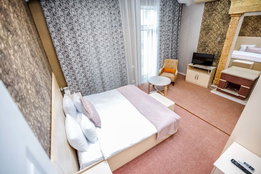 Nine Hotel Standard Room 12