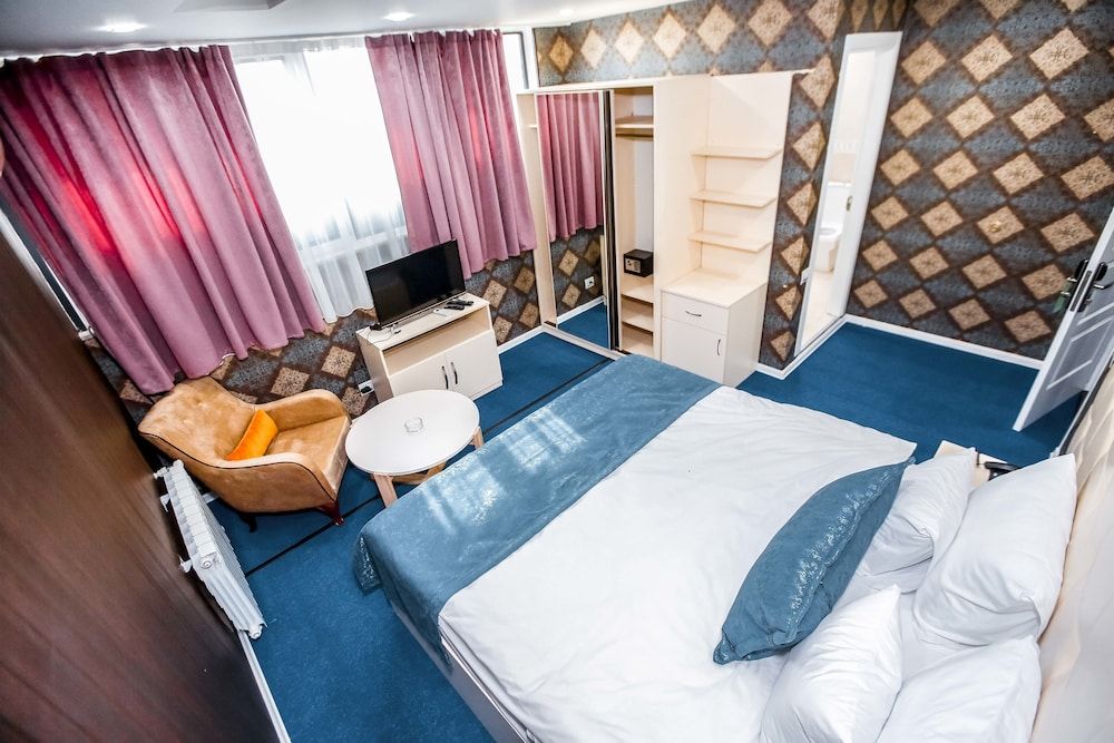 Nine Hotel Standard Room 4