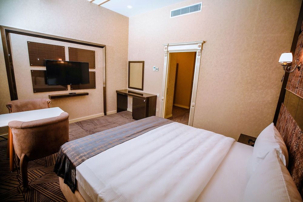 Krone Hotel Family Quadruple Room 5